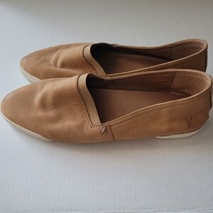 Frye Melanie Tan Leather Flats Women's Comfort Slip-on Shoes Size 9.5M
